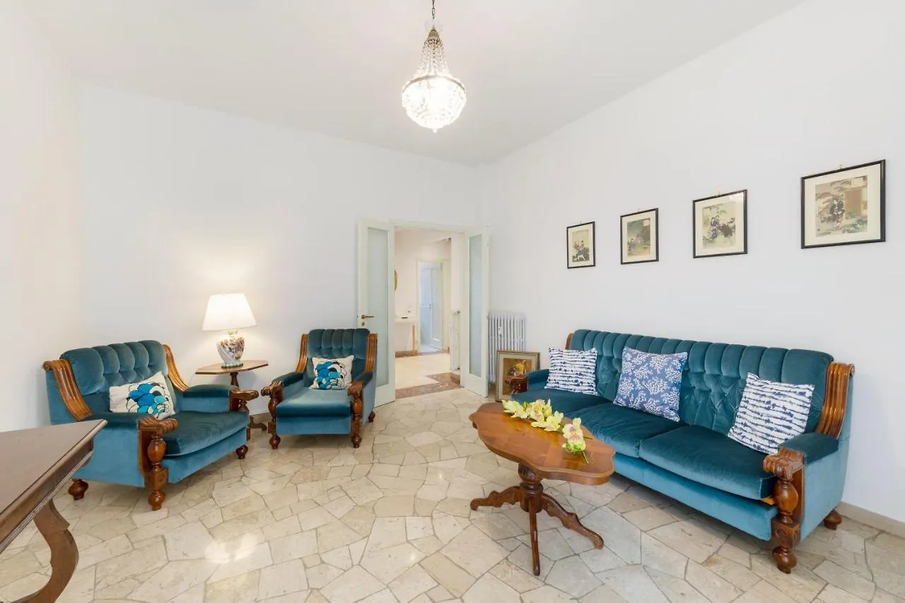 Il Salotto Blu - Appartamento Con Parcheggio Florence Apartment